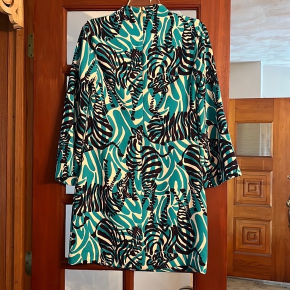 Like new LILLY Pulitzer womens dress - Picture 2 of 2